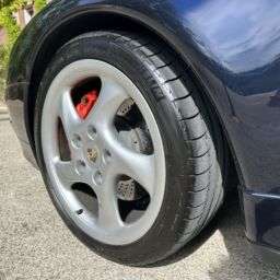 PORSCHE Carrera 4S (993)
