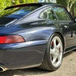 PORSCHE Carrera 4S (993)