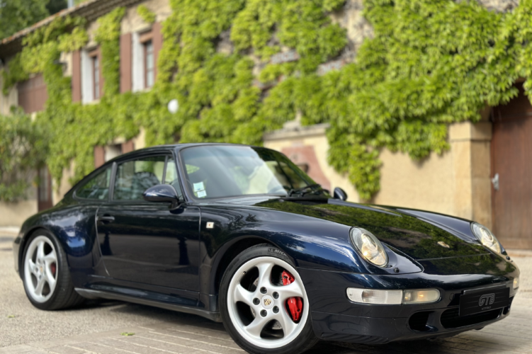 PORSCHE 911 Carrera 4S 285 (993)
